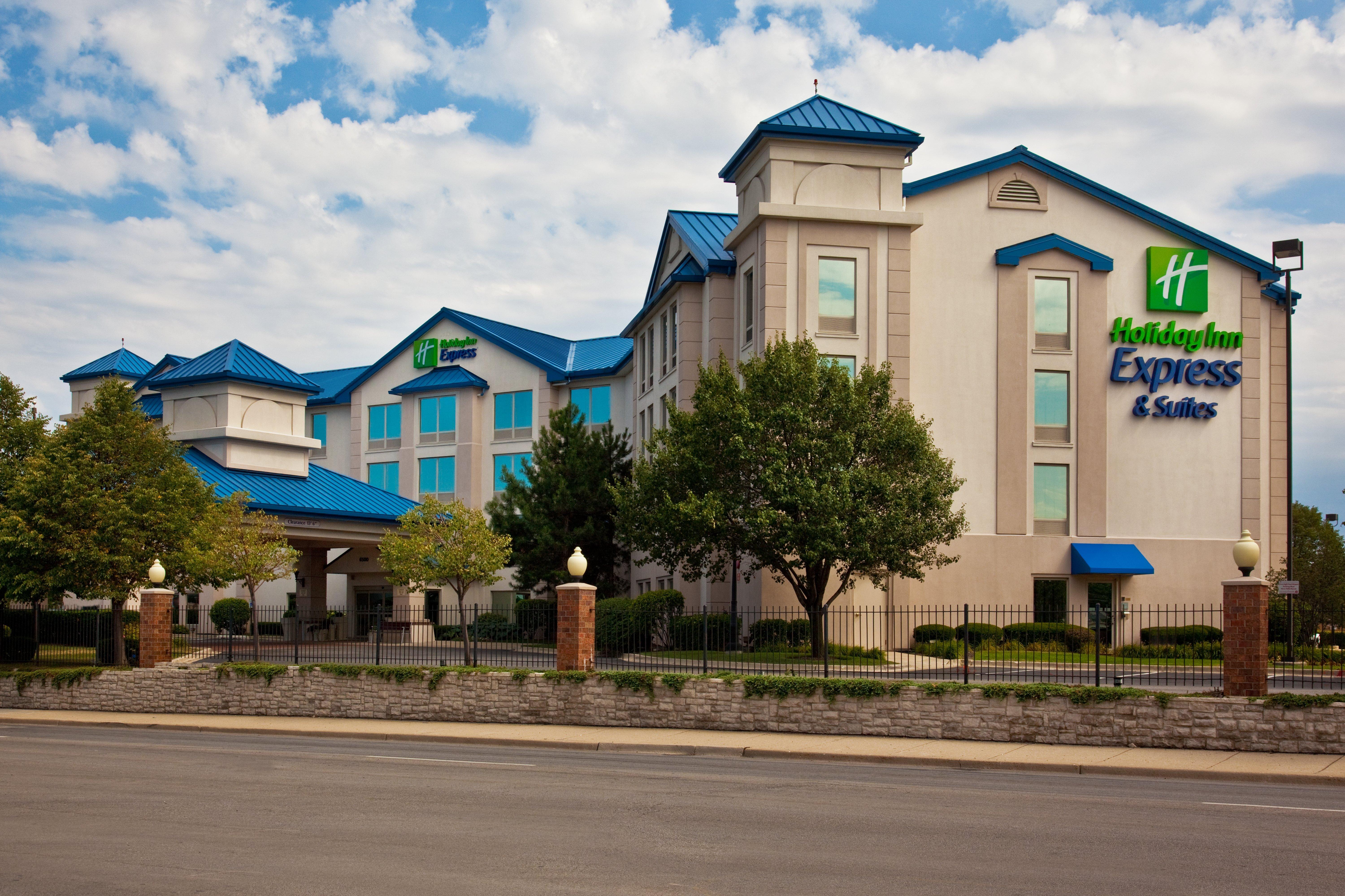 Holiday Inn Express & Suites Chicago-Midway Airport, An Ihg Hotel Bedford Park Exterior photo