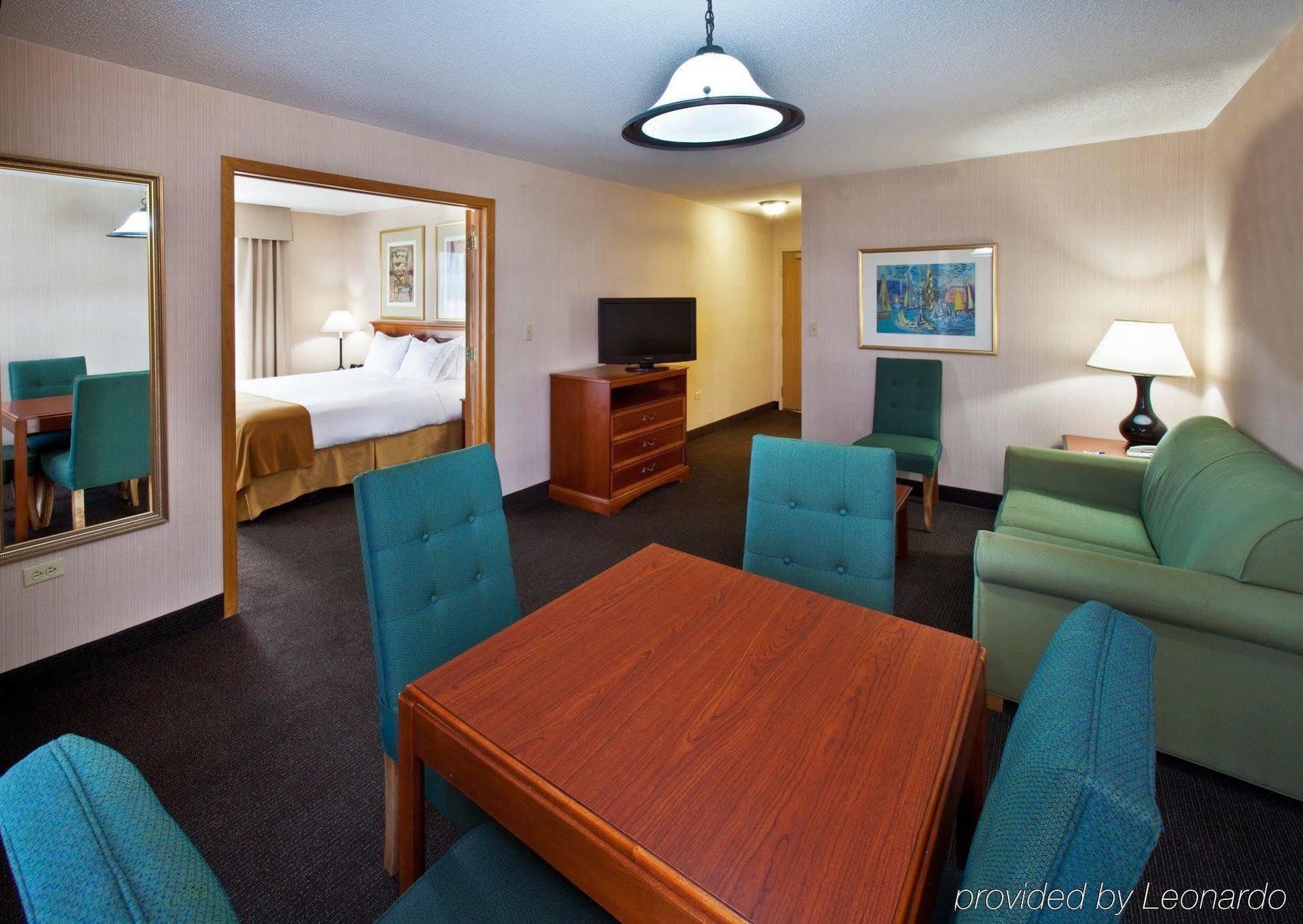 Holiday Inn Express & Suites Chicago-Midway Airport, An Ihg Hotel Bedford Park Room photo